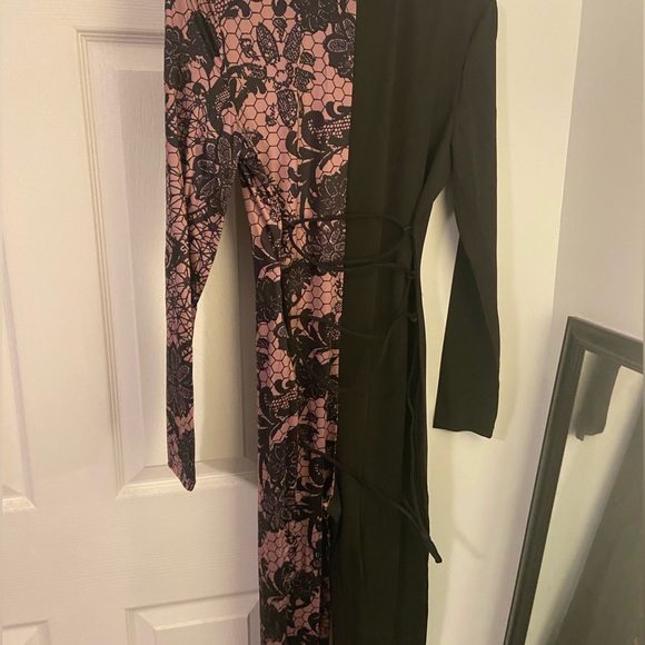 ROASO Women's Lace Patchwork See-through Round Neck Junpsuit - Picture 3 of 4